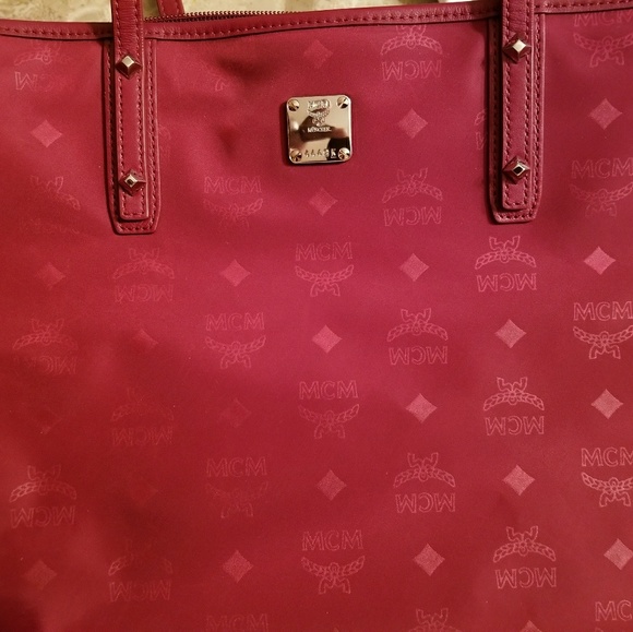 Orginal MCM TOTE never used with the wristlet